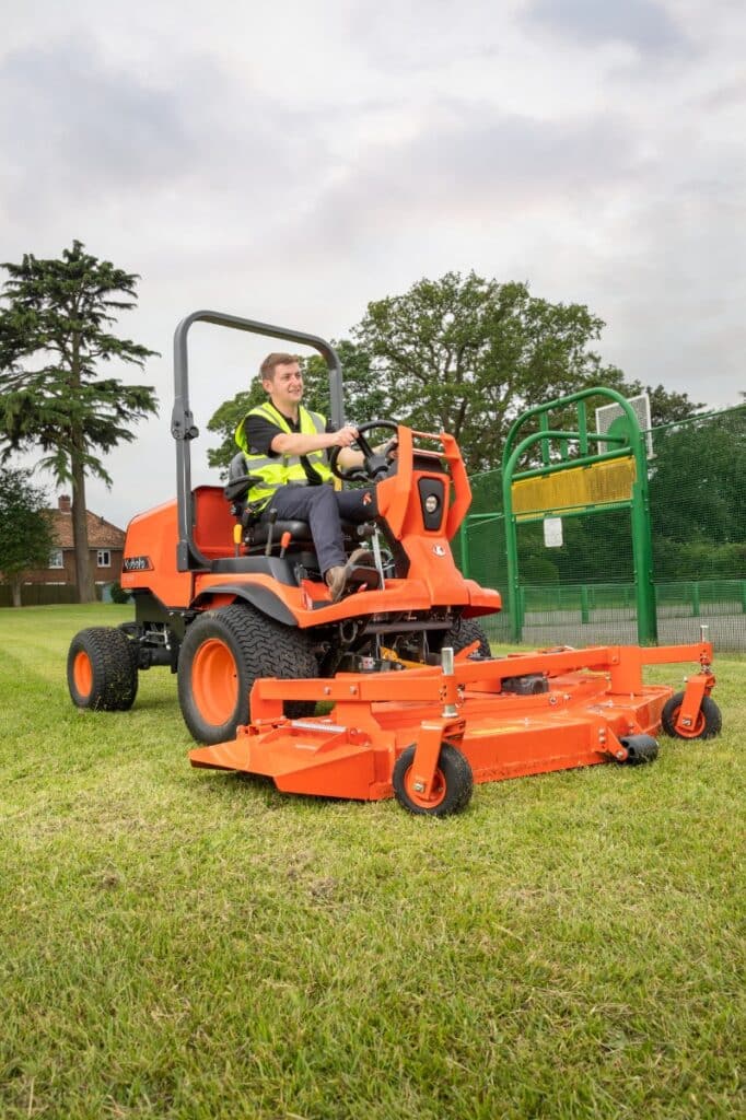 Kubota F391 Ride-on Out Front Rotary Mower C W 60 Inch Rear Discharge 