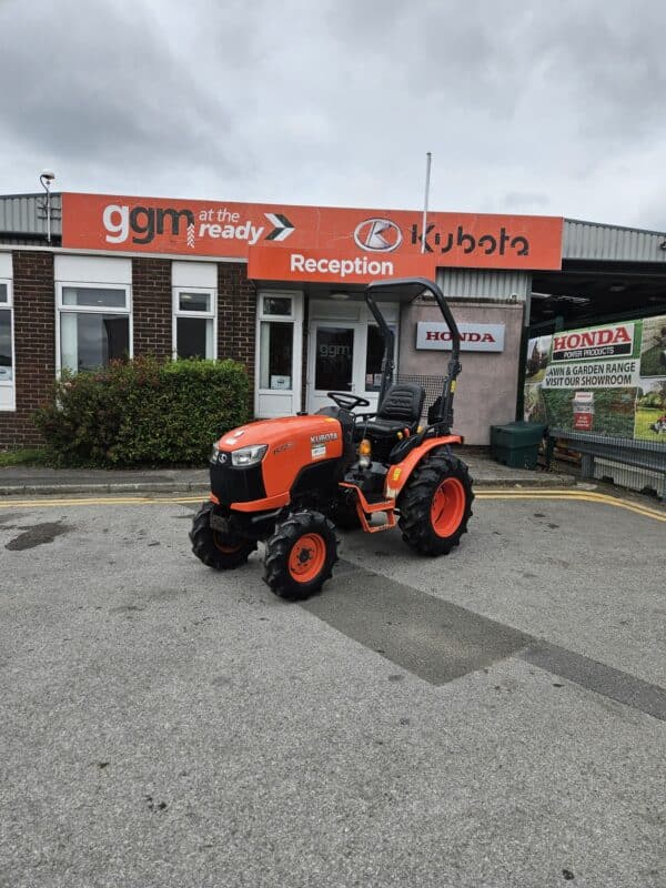 Used Kubota B2261 Manual compact tractor on Agric tyres