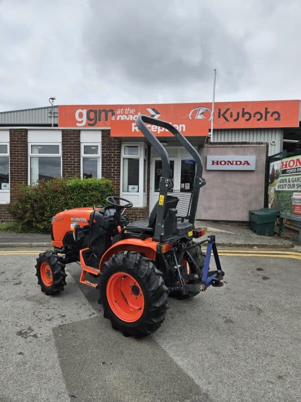 Used Kubota B2261 Manual compact tractor on Agric tyres - Image 5