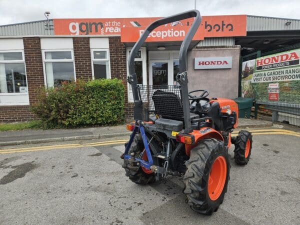 Used Kubota B2261 Manual compact tractor on Agric tyres - Image 6