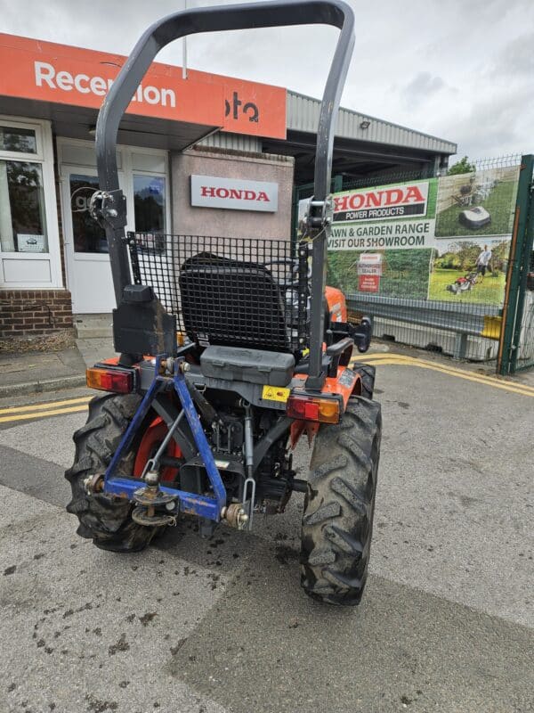 Used Kubota B2261 Manual compact tractor on Agric tyres - Image 7