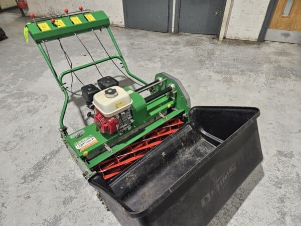 Used Dennis G860 Commercial pedestrian dedicated cylinder mower