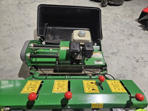 Used Dennis G860 Commercial pedestrian dedicated cylinder mower - Image 4