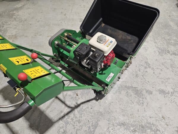 Used Dennis G680 commercial pedestrian 27” dedicated cylinder mower - Image 6