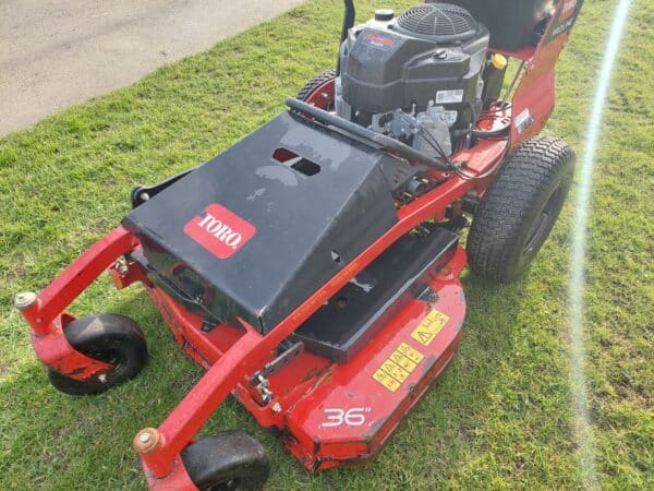 Ex hire Toro Proline (Mid-size) 36” Commercial rotary mower - Image 6